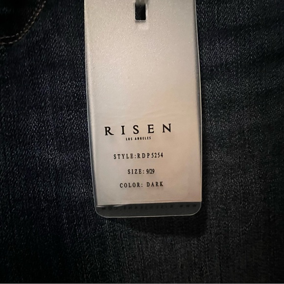 RISEN Mid Rise Boyfriend Jeans- Size 9/29- Inseam 28- NWT - Picture 3 of 10